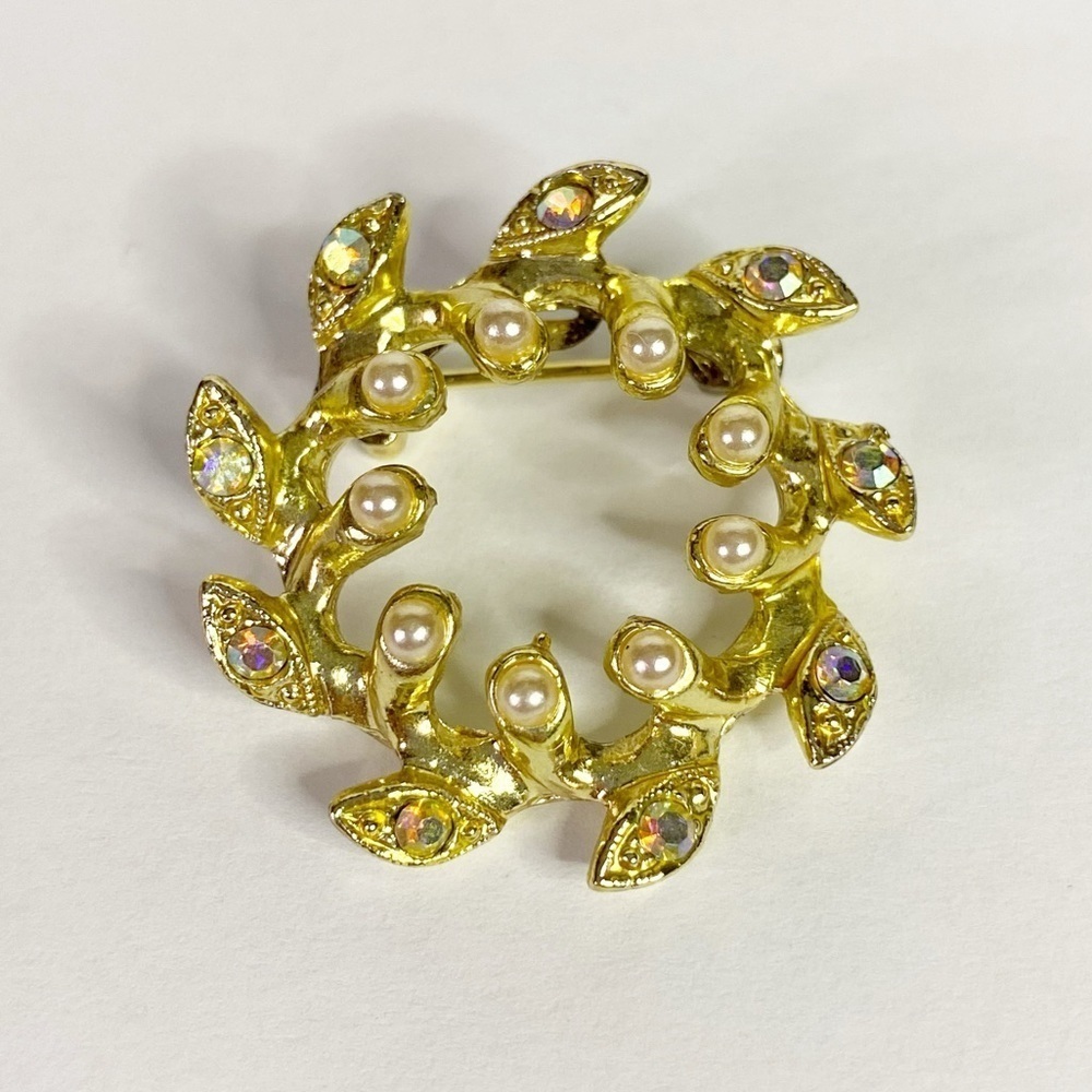Vintage Iridescent Rhinestone Pearl Gold Brooch